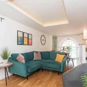 https://panda-sanctuaries-kensington-chapel-apartment.tophotelsbath.com