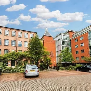 https://charming-2-bed-apartment-in-centre-of-nottingham.hotelsin-nottingham.com